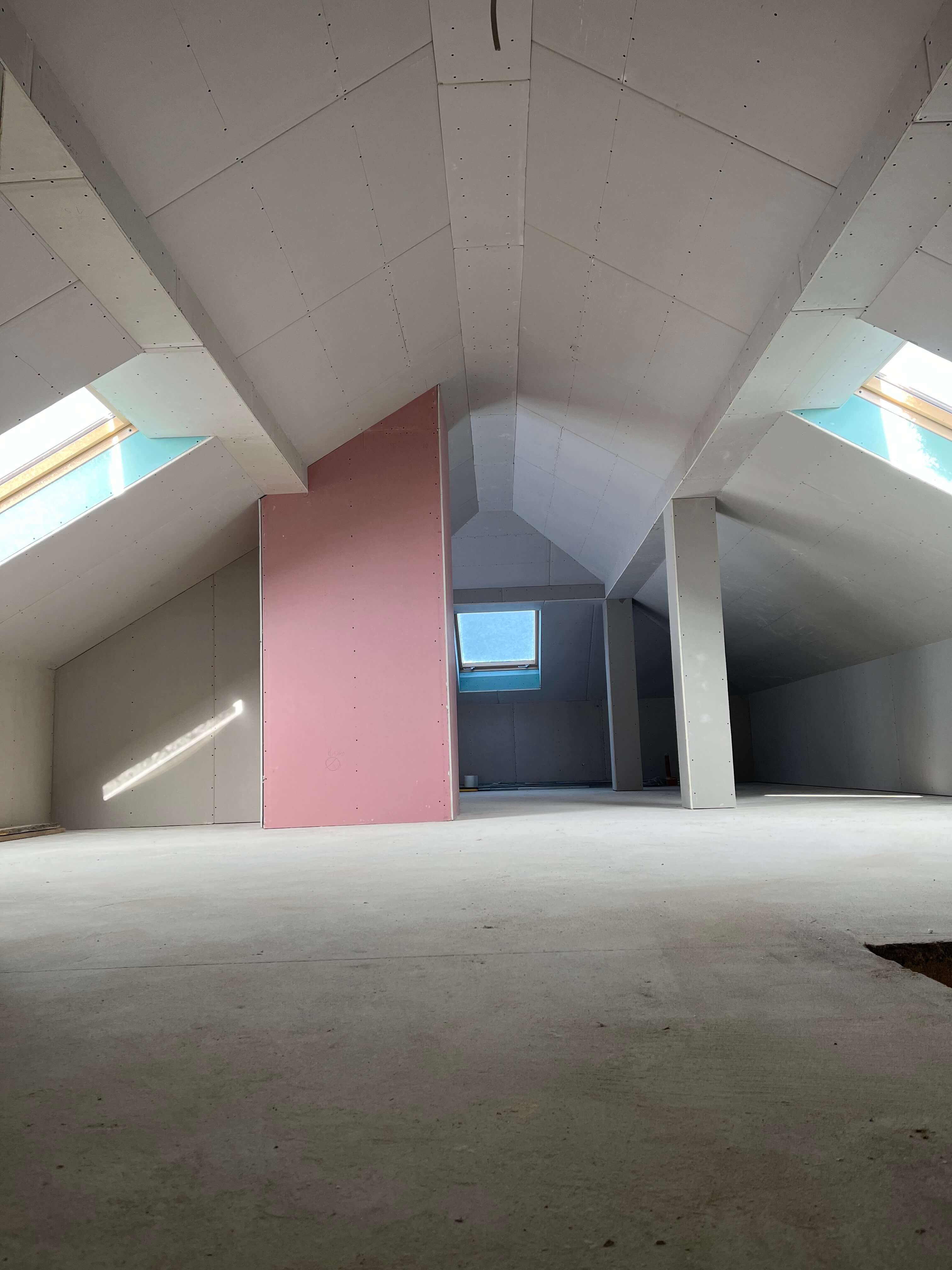 Sufit podwieszany z taśmą LED